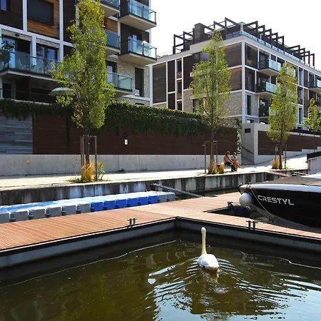 Riverside Serenity Modern With Sunset Views Apartment Prag