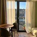 Riverside Serenity Modern With Sunset Views Apartamento *